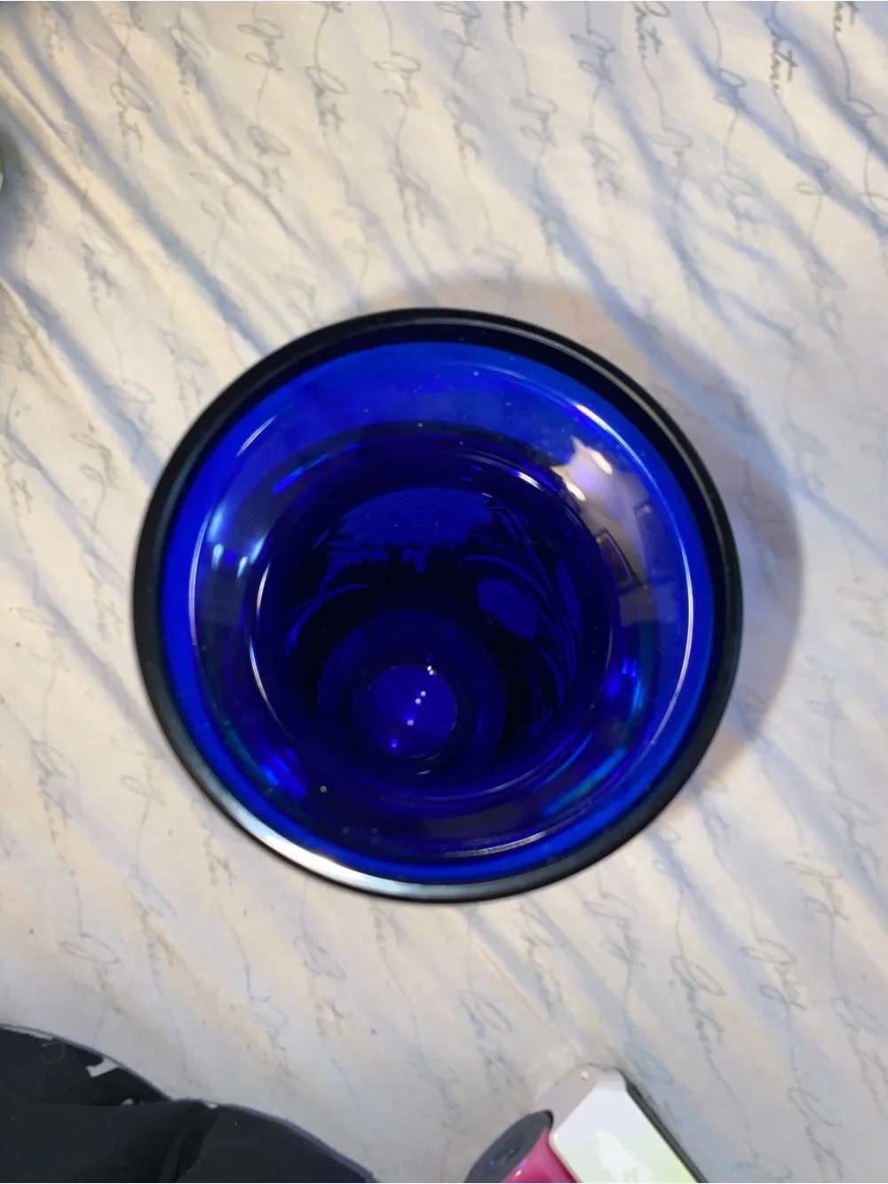 Roccco elegant vase